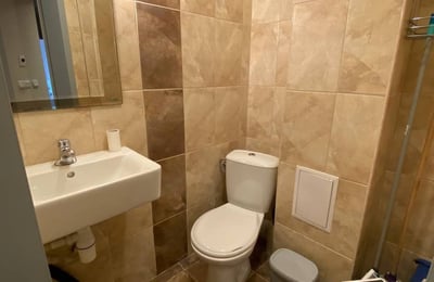 Vermietung einer geräumigen 3-Zimmer-Wohnung, Zentrum von Varna, Bulgarien